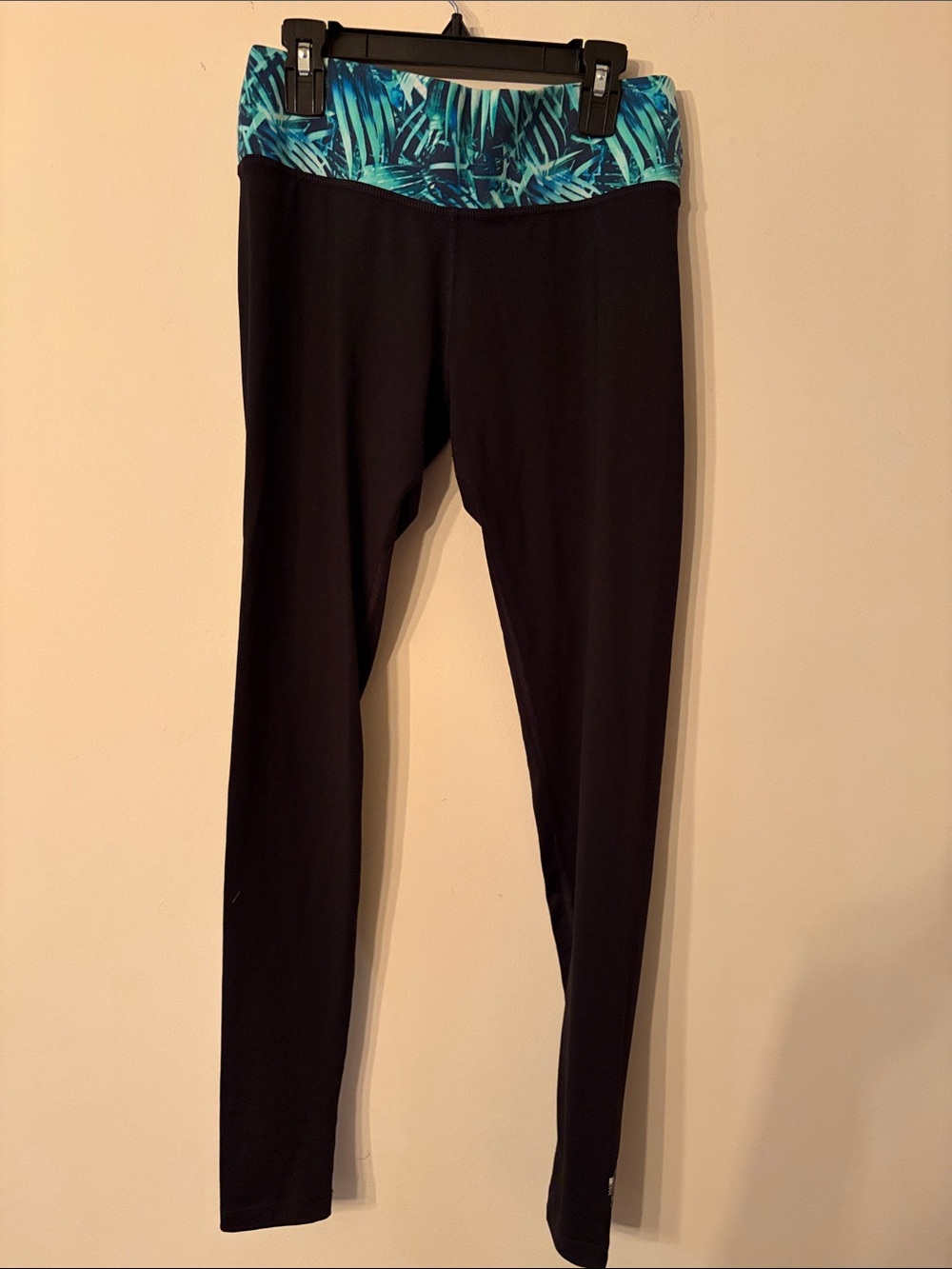 PINK Victoria's Secret Black Leggings with Teal Leaf Print Waistband